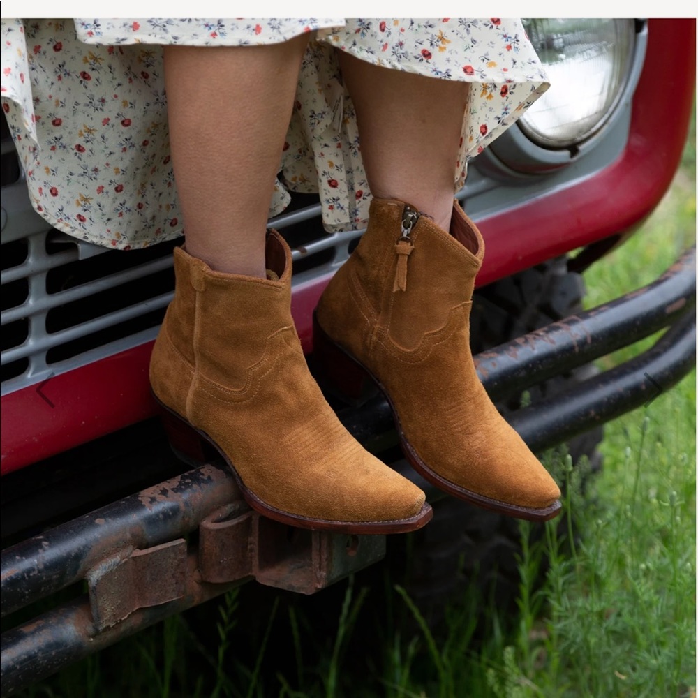 Tecovas The Daisy NWT, sienna suede boots 7.5